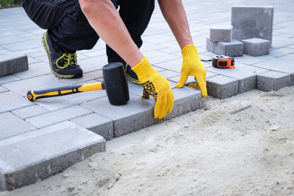 new plymouth-concrete-block-laying